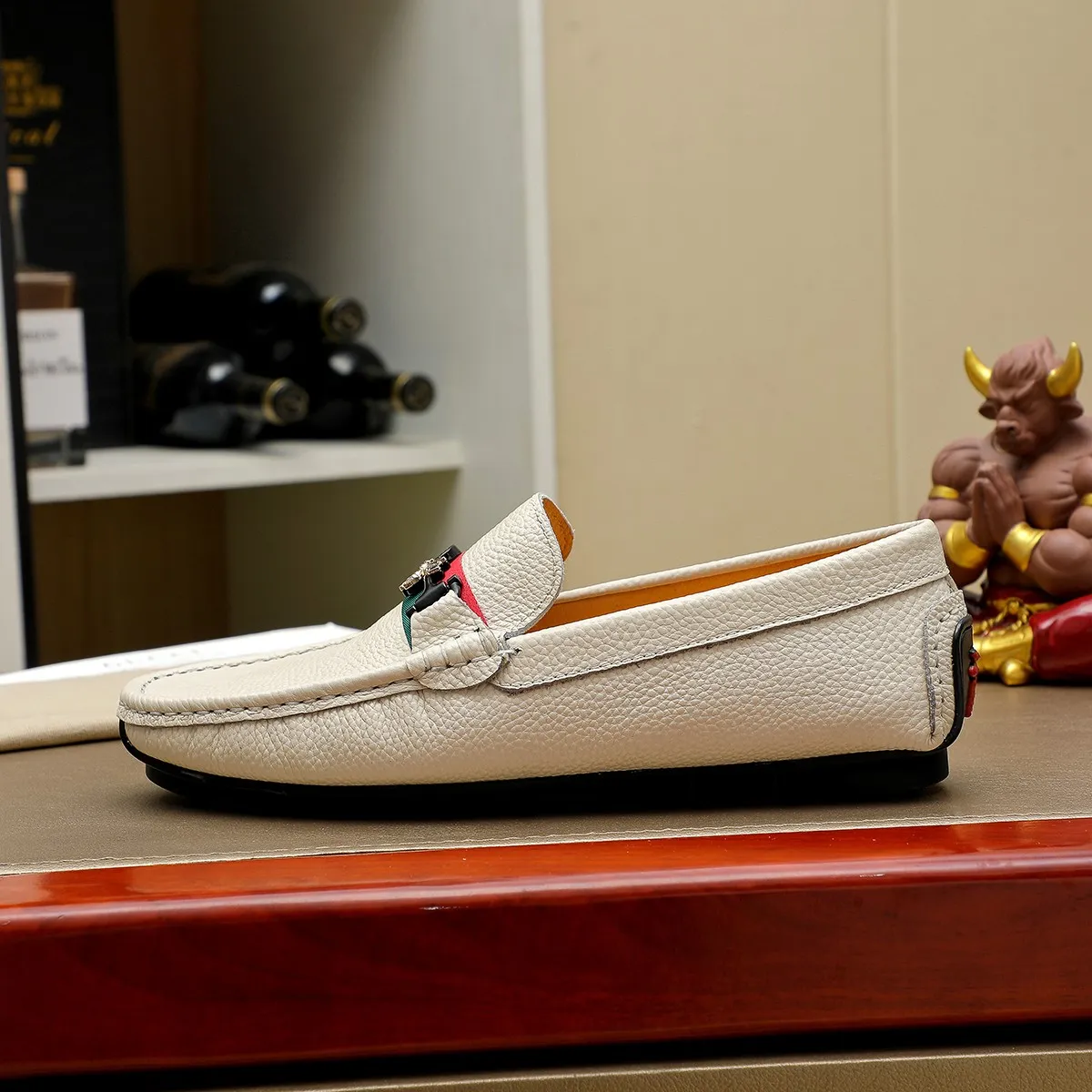 Men's shoes 💰360💰💰GUCCI Gucci official website synchronizes the latest model 🛃The upper is made of imported cowhide, 🐷leather lining, rubber outsole, 🎩🎩top-notch handcrafted workmanship with fine stitches and threads🔍definitely satisfy those perfectionist men who pursue high luxury quality 👏 Colors available! Code number 38-45 Large quantity in stock